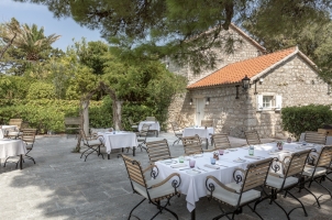 Montenegro - Aman Sveti Stefan - Piazza