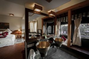 Dwarika's Hotel - deluxe room