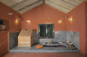 Dwarika's Resort Dhulikhel - spa treatment room