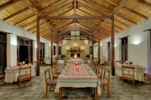 Tiger Mountain Lodge - dining room