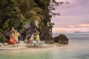 palau-four-seasons-explorer-bawa-tours-travel-beach-dining