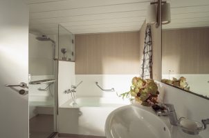 palau-four-seasons-explorer-bawa-tours-travel-explorer-suite-bathroom