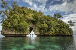palau-four-seasons-explorer-bawa-tours-travel-stand-up-paddleboarding