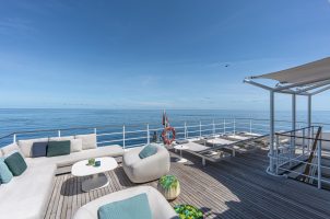 palau-four-seasons-explorer-bawa-tours-travel-sun-deck