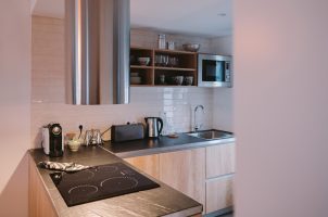 portgual_Craveiral-Farmhouse_bawa_tours_travel_Craveiral_casas-interior24