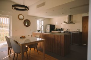 portgual_Craveiral-Farmhouse_bawa_tours_travel_Craveiral_casas-interior30