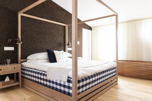 portgual_Craveiral-Farmhouse_bawa_tours_travel_Craveiral_casas-interior92