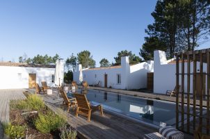 portgual_Craveiral-Farmhouse_bawa_tours_travel_Craveiral_piscina30