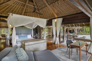 10-North-Island-Beachfront-Villa-Master-Bedroom