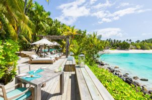 19-North-Island-Destination-Dining-Main-Pool-Lunch