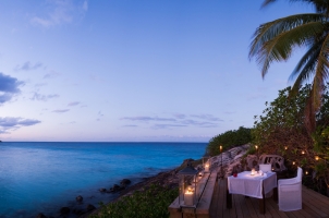 Seychelles North Islands - Pool Dining