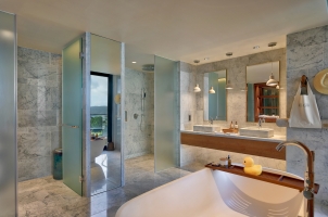 Six Senses Zil Pasyon Seychelles - Three Bedroom Residence Master Bathroom