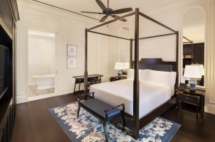 Raffles Hotel Singapore - Bedroom