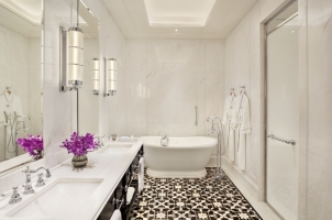 Raffles Hotel Singapore - Residence Suite Bathroom