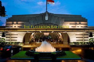 singapore-the-fullerton-bay-hotel-singapore-bawa-tours-travel-Facade-Night-The-Fullerton-Bay-Hotel-Singapore_Apr-25