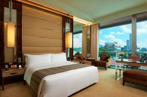singapore-the-fullerton-bay-hotel-singapore-bawa-tours-travel-Fullerton-Bay-Hotel-Singapore-Premier-Room
