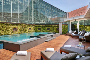 Saltwater Relaxation Pool_CapitolKempinskiSg.jpg
