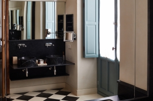 Corral del Rey - Junior Suite Bathroom