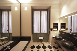 Corral del Rey - Junior Suite Bathroom