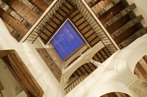 Corral del Rey - Patio building