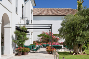 Finca Cortesin - Blue Bar