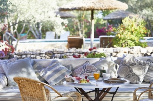 Hacienda De San Rafael - Casita Suite breakfast