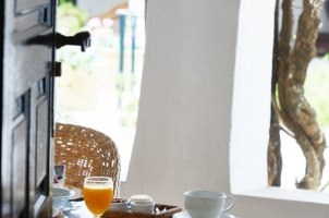Hacienda De San Rafael - Deluxe room breakfast verandah
