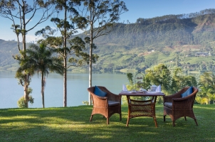 Ceylon Tea Trails - Tea on the lawn