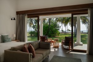 sri-lnaka-kalkudah-beach-house-bawa-tours-travel-beachview-suite3