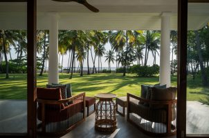 sri-lnaka-kalkudah-beach-house-bawa-tours-travel-beachview-suite6