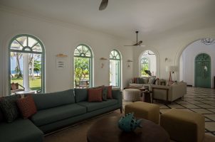sri-lnaka-kalkudah-beach-house-bawa-tours-travel-main-house-living-area