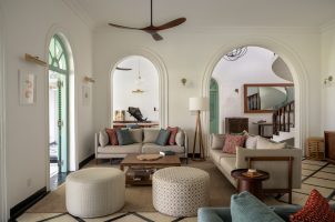 sri-lnaka-kalkudah-beach-house-bawa-tours-travel-main-house-living-area2