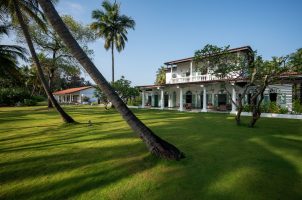 sri-lnaka-kalkudah-beach-house-bawa-tours-travel-main-house-palm-villa