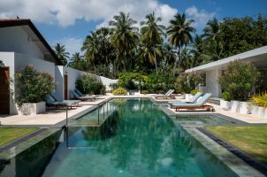 sri-lnaka-kalkudah-beach-house-bawa-tours-travel-swimming-pool