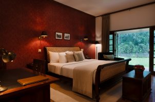 1_Sri-Lanka-Thotalagala-bawa-tours-travel-John-Duncan-Suite-Bedroom