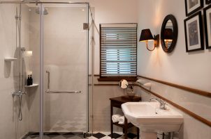 Sri-Lanka-Thotalagala-bawa-tours-travel-John-Duncan-Suite-Bathroom-2