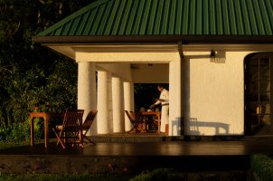 Sri-Lanka-Thotalagala-bawa-tours-travel-Propery-evening