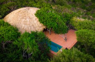 sri-lanka-uga-chena-huts-bawa-tours-travel-Cabin-Aerial-2