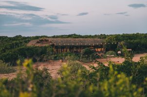 sri-lanka-uga-chena-huts-bawa-tours-travel-Main-Restaurant-2