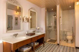 sri-lanka-Uga-Halloowella-bawa-tours-travel-the-pekoe-suites2