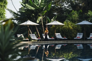 Anantara Golden Triangle - Pool Service