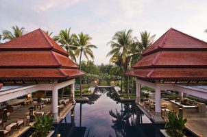 thailand-banyan-tree-phuket-bawa-tours-travel-lap-pool