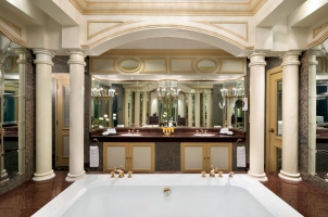 Shangri-La Hotel Bangkok - Presidential Suite Bathroom