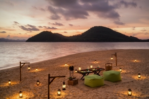 Six Senses Yao Noi - island sunset bbq