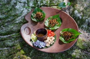 Thailand Soneva Kiri - Mushroom Cave Dining