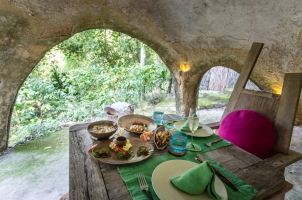 Thailand Soneva Kiri - Mushroom Cave Dining