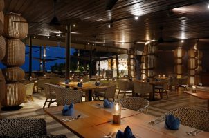 thailand-sarojin-bawa-tours-travel-dining-edge-restaurant2