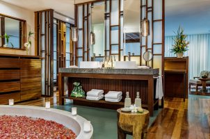 thailand-sarojin-bawa-tours-travel-garden-pool-residence-bathroom2