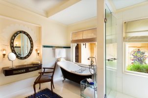 india-the-oberoi-udaivilas-bawa-tours-travel-premier-room-1