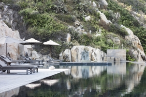 Amanoi - Beach Club Swimming Pool